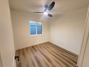 1012 W Vesta St in Ontario, CA - Foto de edificio - Building Photo