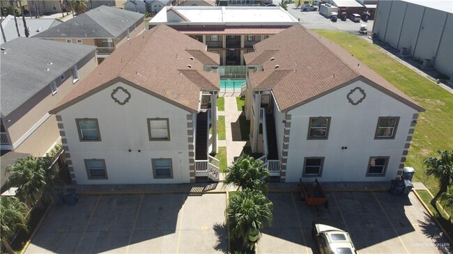 property at 16 W Bahama St