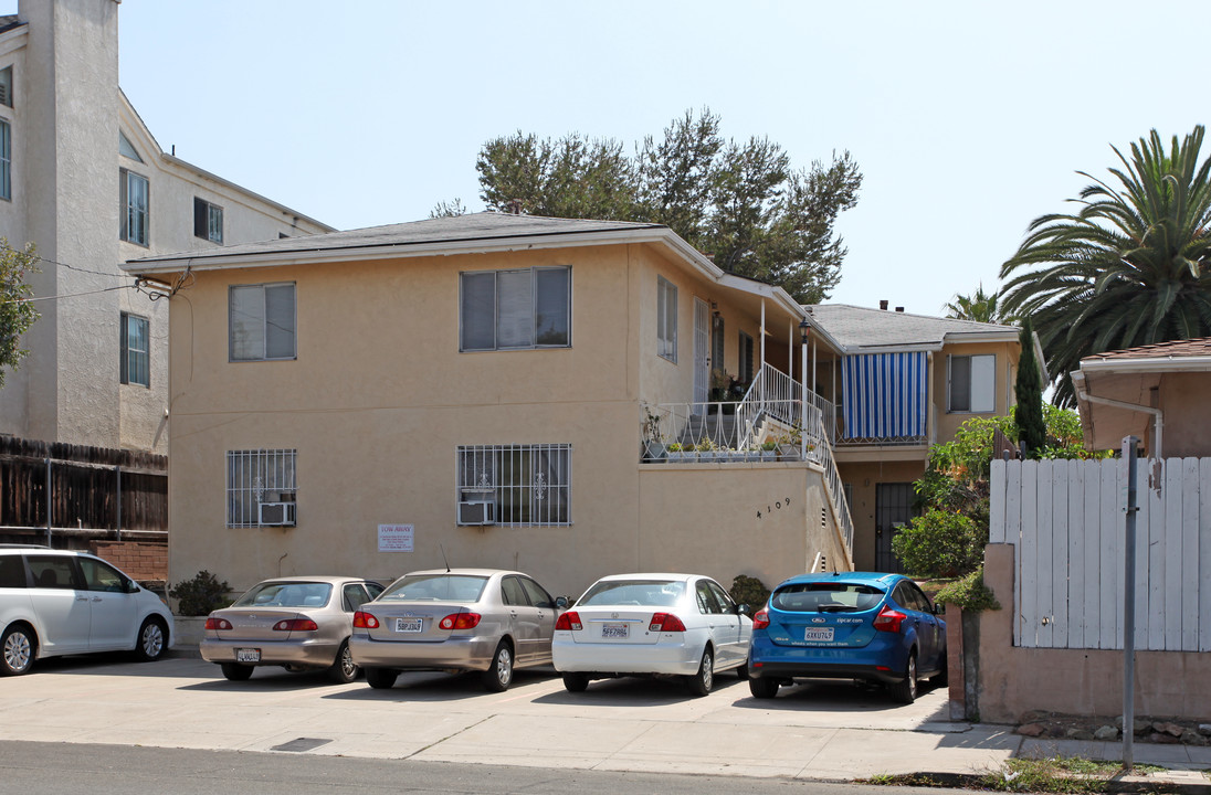 4109-4115 Front St in San Diego, CA - Building Photo