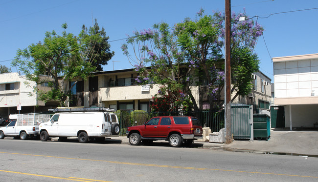 7010 Fulton Ave in North Hollywood, CA - Building Photo - Building Photo