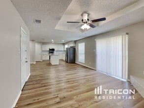 6414 Willow Springs Dr in Arlington, TX - Building Photo - Building Photo