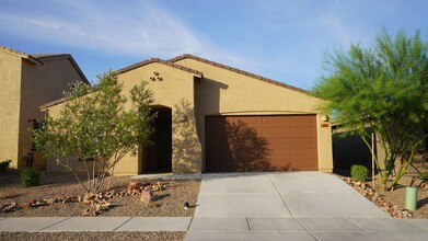 13942 E Silver Pne Trl in Vail, AZ - Foto de edificio - Building Photo