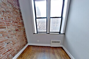 234 E 14th St, Unit 4E in New York, NY - Building Photo