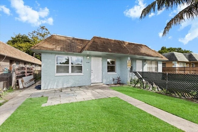1340 NW 8th Ave in Fort Lauderdale, FL - Building Photo - Building Photo