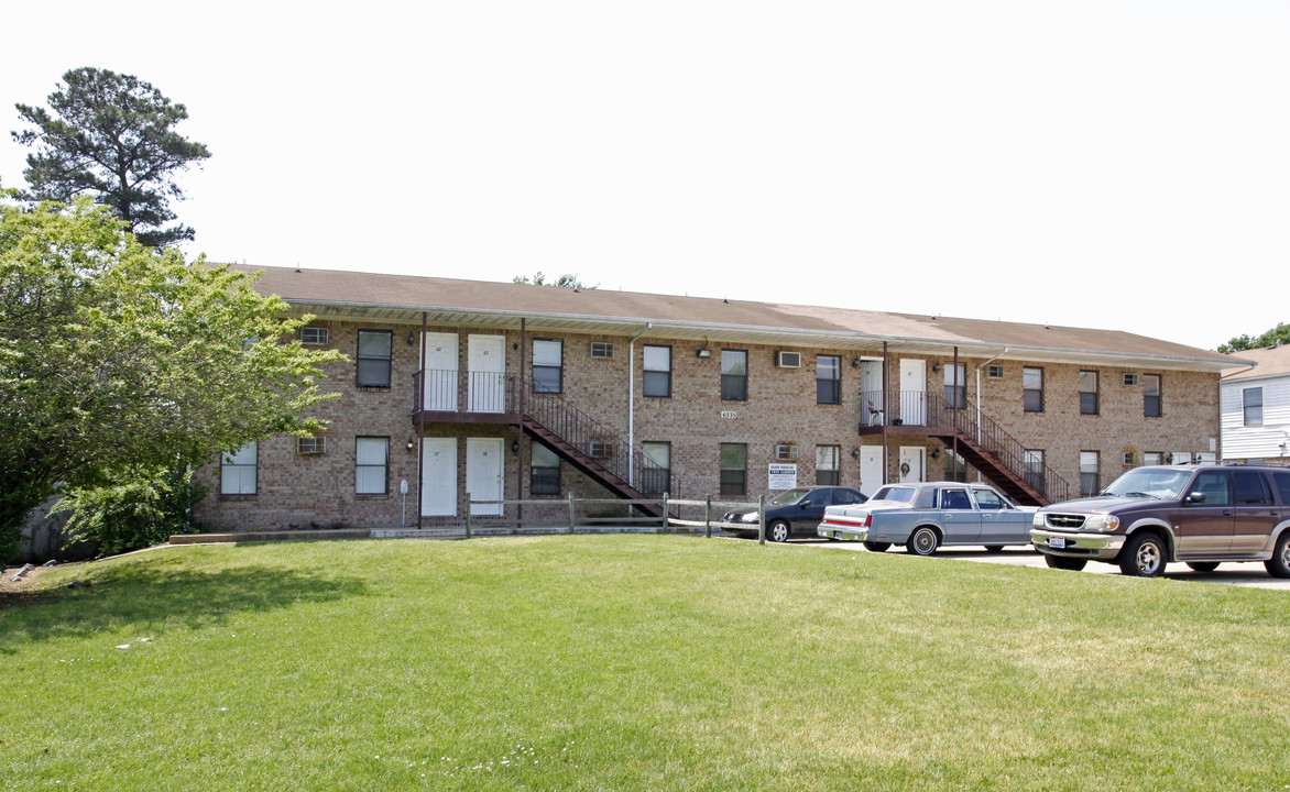 Twin Gardens Apartments in Norfolk, VA - Building Photo