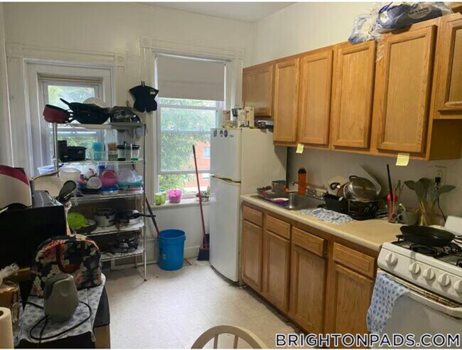 18 Mount Hood Rd, Unit 4 in Boston, MA - Building Photo - Building Photo
