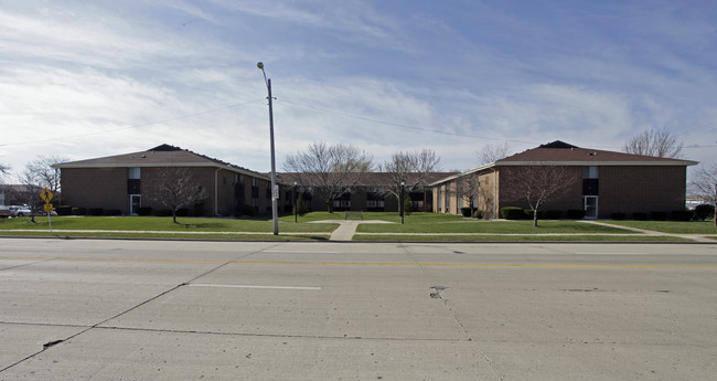 Villa Nova Apartments in Kenosha, WI - Building Photo - Building Photo