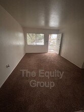 331 E Elm St in Hanford, CA - Building Photo - Building Photo