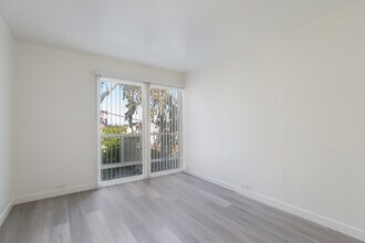 225 Clifton in Oakland, CA - Building Photo - Interior Photo
