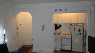 210-214 E 75 St in New York, NY - Building Photo - Interior Photo