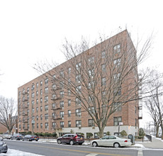 Wendy Building in Flushing, NY - Foto de edificio - Building Photo