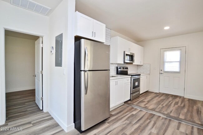 property at 312 N Hartford St