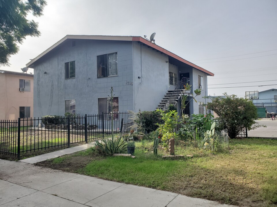 1718 Evergreen St in Santa Ana, CA - Building Photo