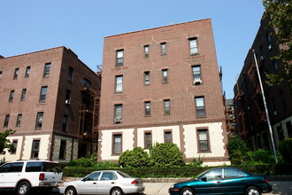 14441 Roosevelt Ave in Flushing, NY - Building Photo - Building Photo