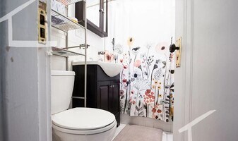 2003 Commonwealth Ave, Unit 10 in Boston, MA - Building Photo