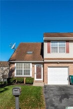 2657 Tamlynn Ct in Easton, PA - Building Photo - Building Photo