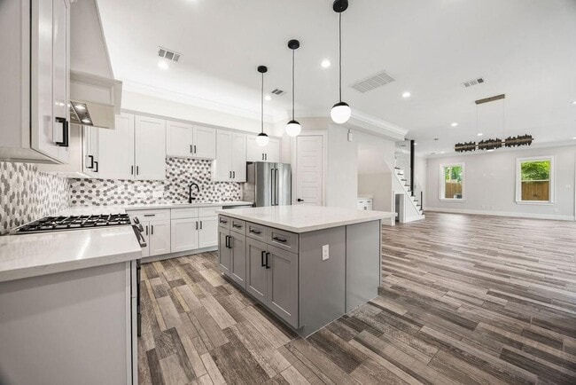 property at 518 E 40th St