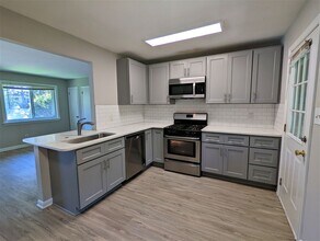 3906 Lexington Dr in Raleigh, NC - Building Photo - Building Photo