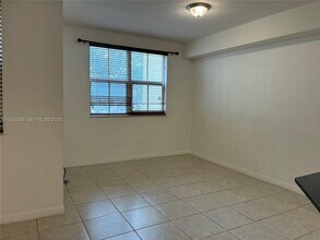8999 NW 107 Ct in Doral, FL - Building Photo - Building Photo