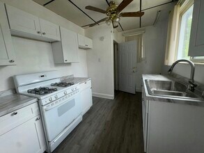 13330 Strathmoor St in Detroit, MI - Foto de edificio - Building Photo