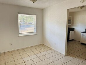 912 Woodview Dr in Granbury, TX - Building Photo - Building Photo