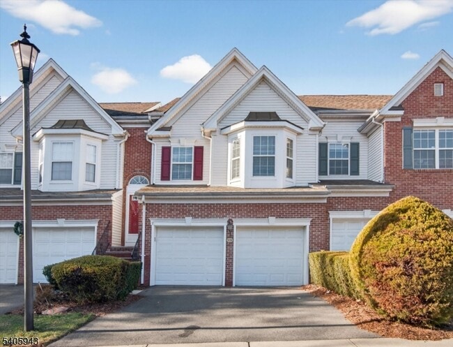 124 Barclay Dr in Nutley, NJ - Foto de edificio - Building Photo