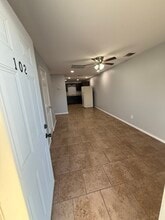 11114 Baywood St, Unit 102 in San Antonio, TX - Building Photo - Building Photo