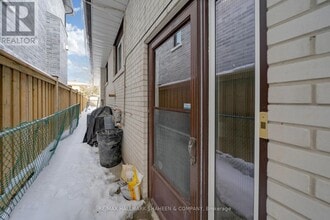386 Ellerslie Ave in Toronto, ON - Building Photo - Building Photo