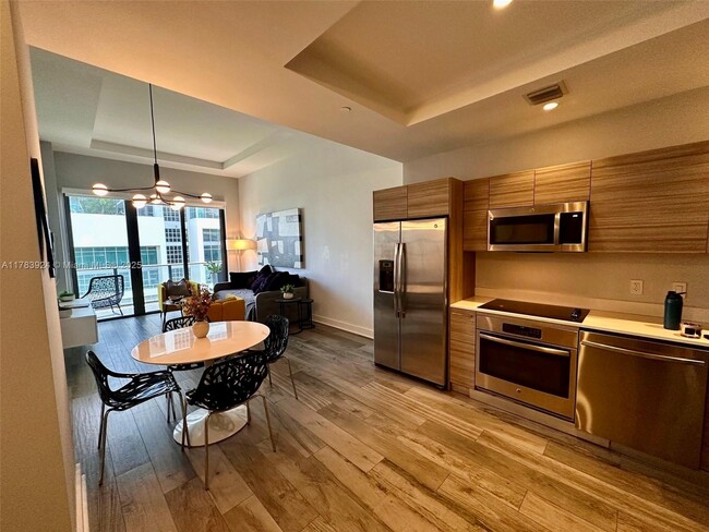 property at 121 NE 34th St