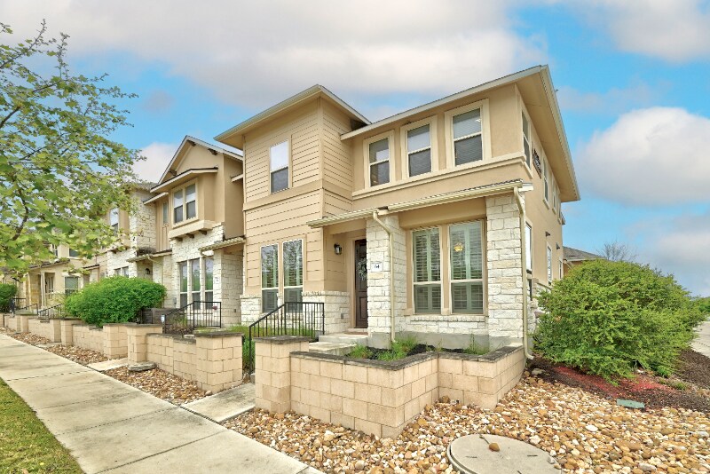 6814 E Riverside Dr in Austin, TX - Building Photo