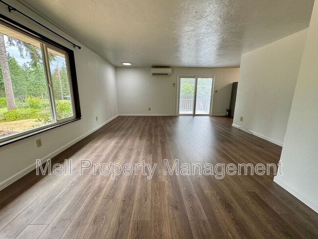 261 E St Andrews Dr in Shelton, WA - Building Photo - Building Photo