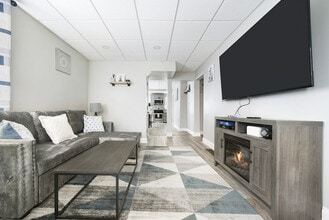 444 Oneida St in Pittsburgh, PA - Foto de edificio - Building Photo