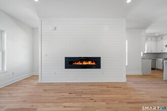 25 Village Rd in Milford, CT - Building Photo - Building Photo