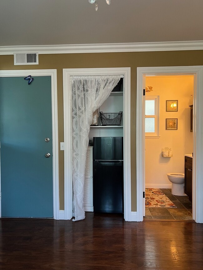 8396 Visalia St, Unit Studio