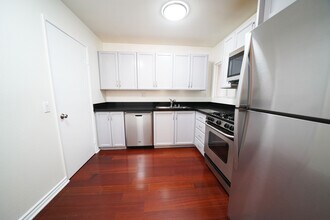 18350 Hatteras St in Los Angeles, CA - Building Photo - Building Photo