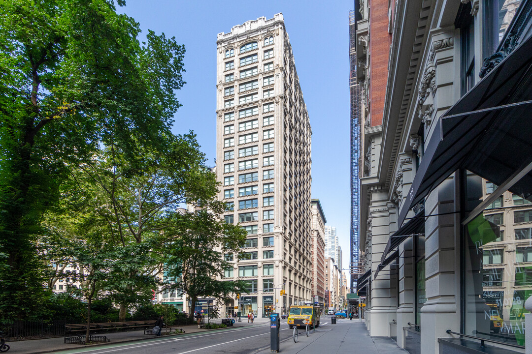 212 Fifth Ave in New York, NY - Foto de edificio