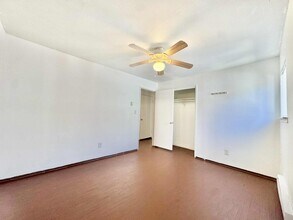 Apline B Apartments in Seattle, WA - Building Photo - Building Photo