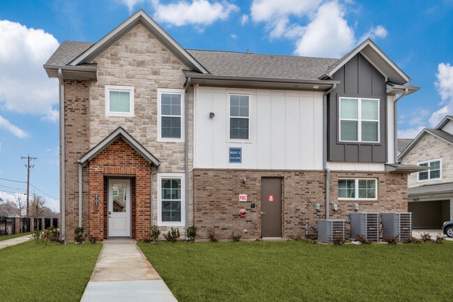 Parkwood Oaks in Bedford, TX - Foto de edificio - Building Photo