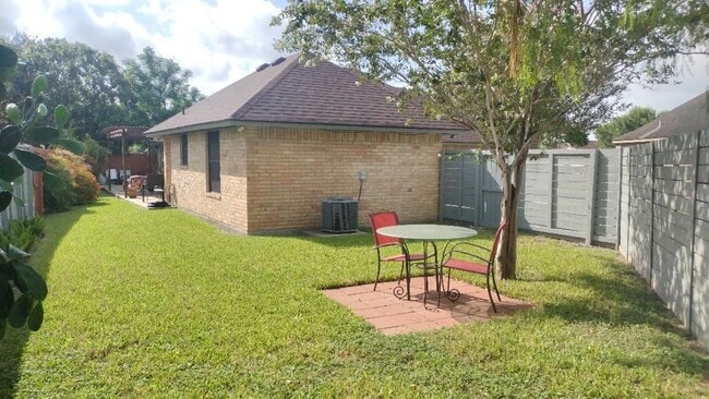 14 Zacatecas Ct in Brownsville, TX - Building Photo - Building Photo