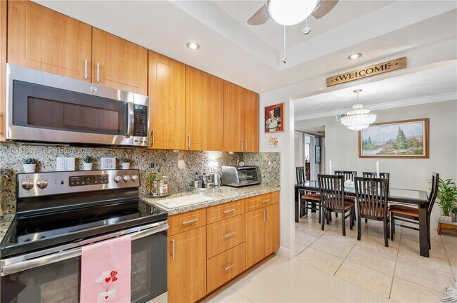 11960 NE 19th Dr in North Miami, FL - Building Photo - Building Photo