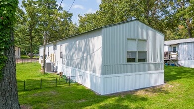 1202 US-190 in Huntsville, TX - Building Photo - Building Photo