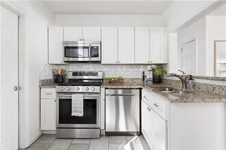 530 Erin Ave SW in Atlanta, GA - Building Photo - Building Photo