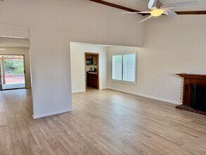 907 Candy Dr in Corona, CA - Building Photo - Building Photo