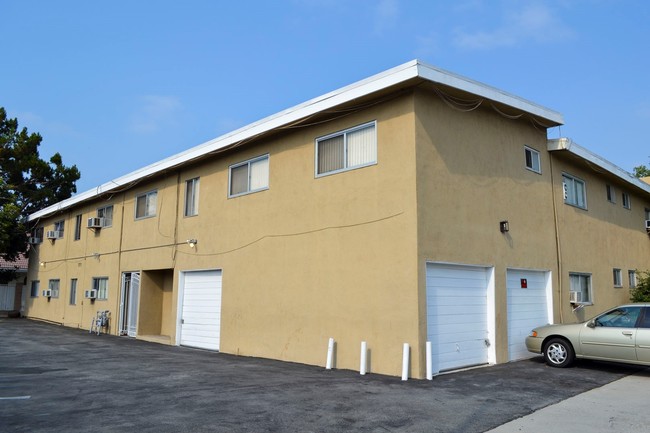 Stonewood Apartments in Downey, CA - Foto de edificio - Building Photo