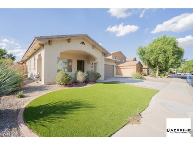 1066 E Sourwood Dr in Gilbert, AZ - Building Photo