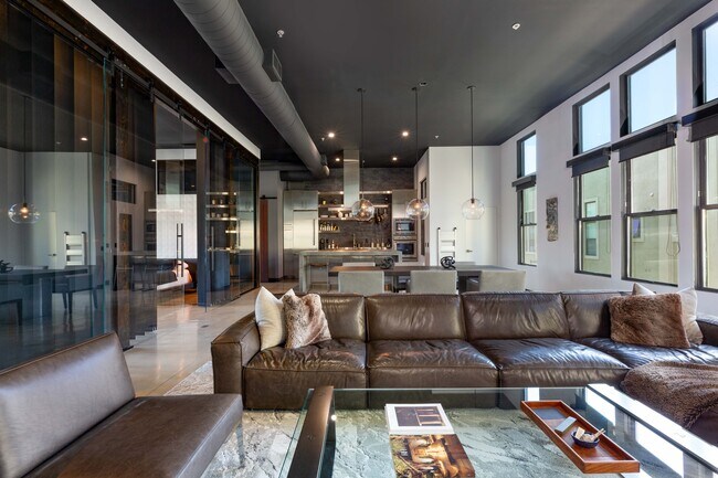 238 N Bush St in Santa Ana, CA - Building Photo - Building Photo