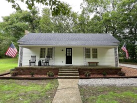 5454 Pinewood Rd in Franklin, TN - Building Photo