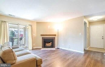 11701 Olde English Dr in Reston, VA - Building Photo - Building Photo
