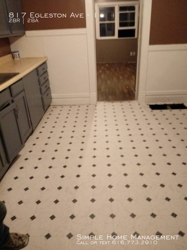 817 Egleston Ave-Unit -1 in Kalamazoo, MI - Building Photo - Building Photo