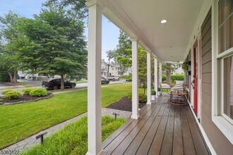 49 Summit Ave in Chatham Township, NJ - Building Photo - Building Photo